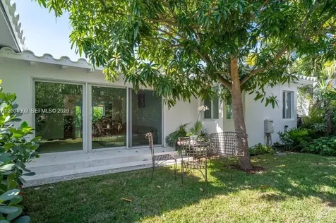 1123 Bay Drive Miami Beach FL 33141
