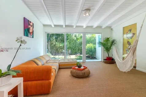 1123 Bay Drive Miami Beach FL 33141