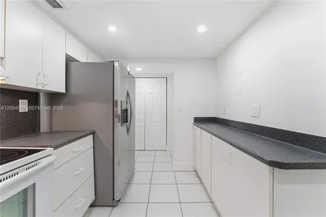 10852 N Kendall Drive Miami FL 33176