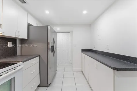 10852 N Kendall Drive Miami FL 33176