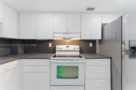 10852 N Kendall Drive Miami FL 33176
