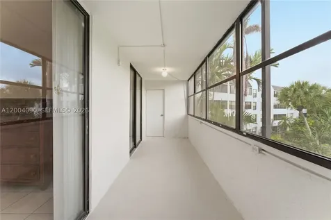 10852 N Kendall Drive Miami FL 33176