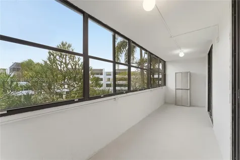 10852 N Kendall Drive Miami FL 33176