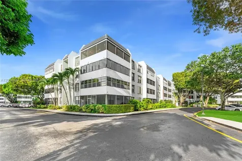 10852 N Kendall Drive Miami FL 33176