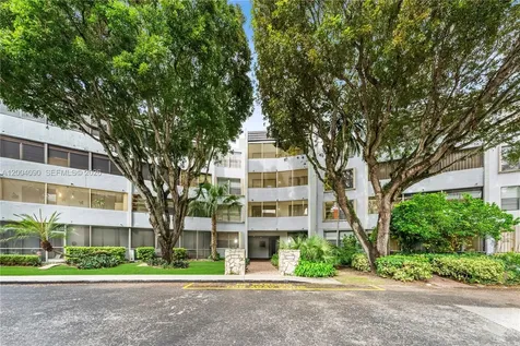 10852 N Kendall Drive Miami FL 33176