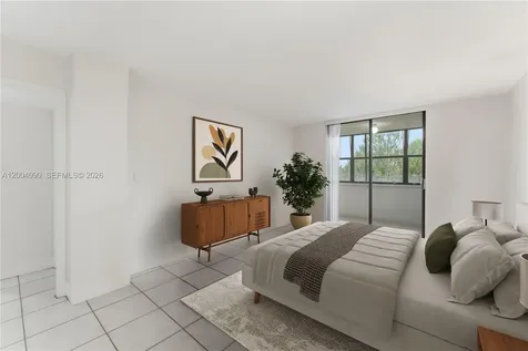 10852 N Kendall Drive Miami FL 33176