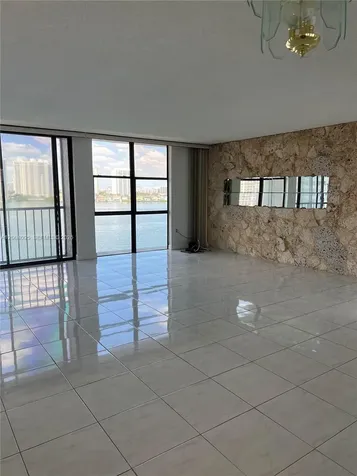17500 N Bay Road Sunny Isles Beach FL 33160