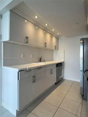 17500 N Bay Road Sunny Isles Beach FL 33160