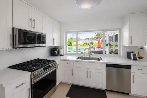 8085 NW 21st Street Sunrise FL 33322