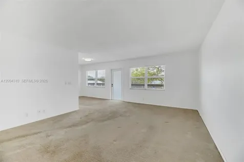 3013 Ventnor G Deerfield Beach FL 33442