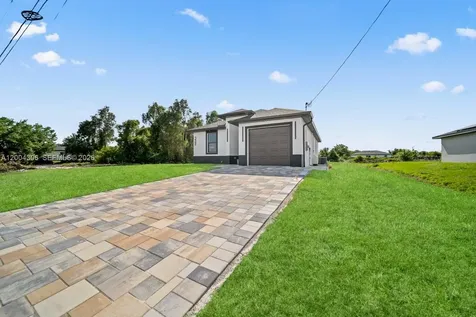 322 Ranch Avenue Lehigh Acres FL 33974