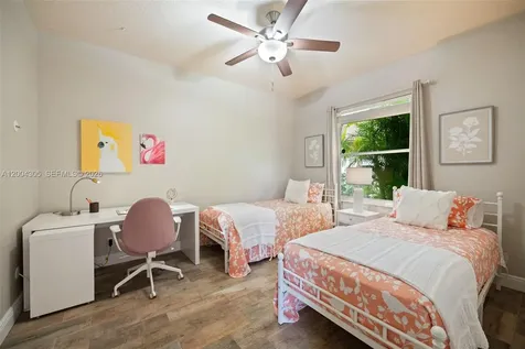 2556 Eagle Run Lane Weston FL 33327