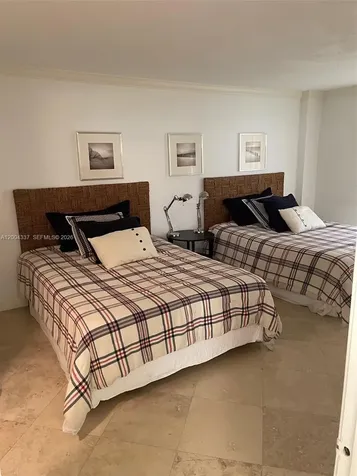 5555 Collins Avenue Miami Beach FL 33140