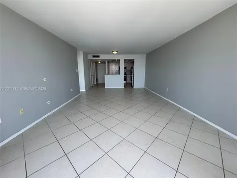 18041 Biscayne Boulevard Aventura FL 33160