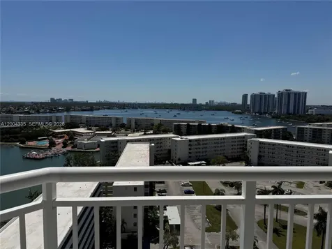 18041 Biscayne Boulevard Aventura FL 33160