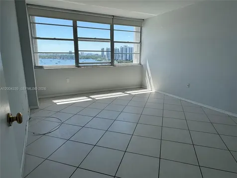 18041 Biscayne Boulevard Aventura FL 33160