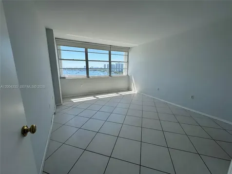 18041 Biscayne Boulevard Aventura FL 33160