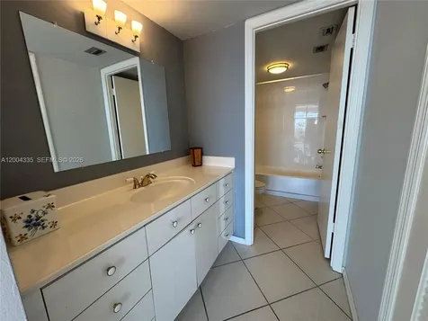 18041 Biscayne Boulevard Aventura FL 33160