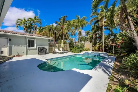 1147 Buchanan Street Hollywood FL 33019