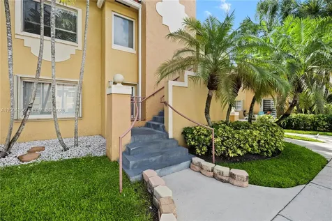 631 NW 79th Terrace Pembroke Pines FL 33024