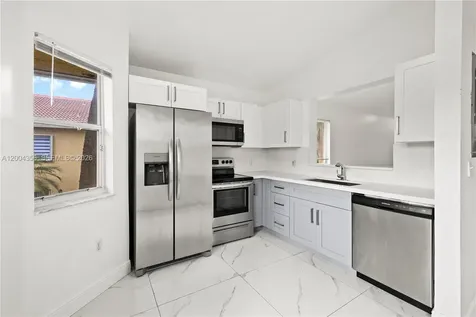 631 NW 79th Terrace Pembroke Pines FL 33024