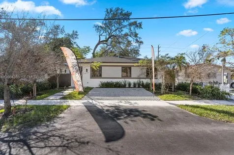 4518 NW 4 Street Miami FL 33126