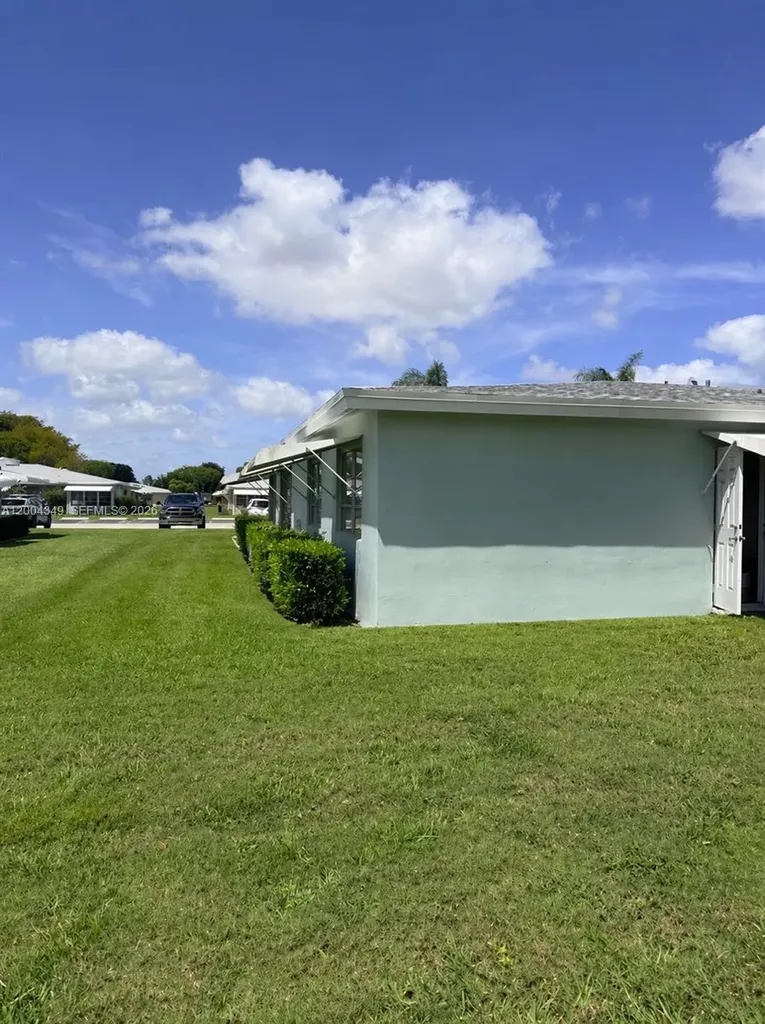 200 High Point Court E Delray Beach FL 33445