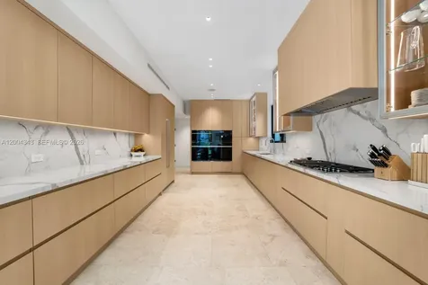 5763 Pine Tree Drive Miami Beach FL 33140