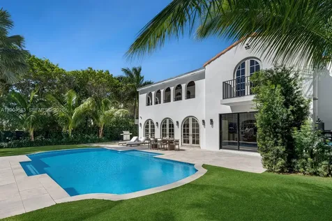 5763 Pine Tree Drive Miami Beach FL 33140