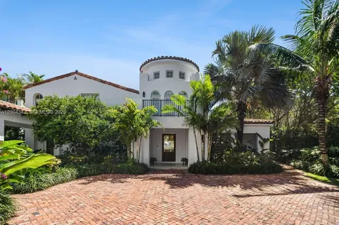 5763 Pine Tree Drive Miami Beach FL 33140