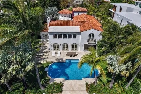 5763 Pine Tree Drive Miami Beach FL 33140