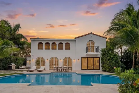 5763 Pine Tree Drive Miami Beach FL 33140