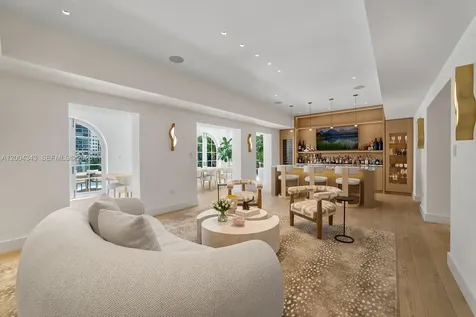 5763 Pine Tree Drive Miami Beach FL 33140