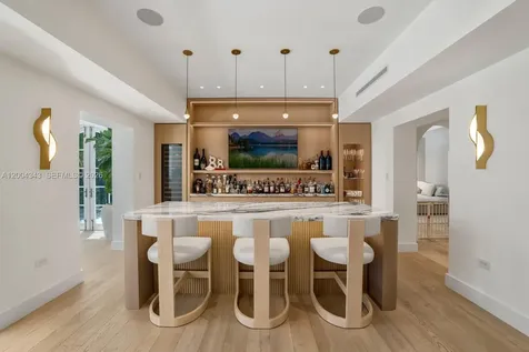 5763 Pine Tree Drive Miami Beach FL 33140