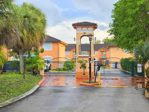 8412 NW 103rd Street Hialeah Gardens FL 33016