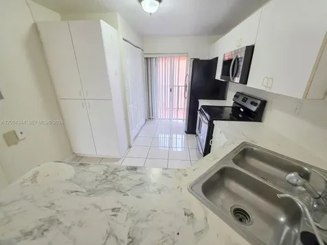 8412 NW 103rd Street Hialeah Gardens FL 33016