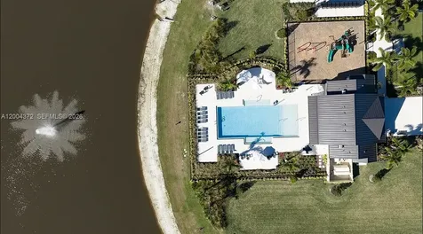 593 SE Ranch Oak Circle Port St. Lucie FL 34984