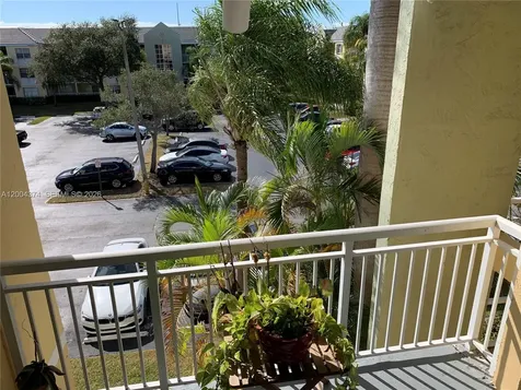 8660 SW 212th Street Cutler Bay FL 33189