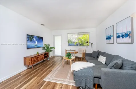 3100 Naomi Street Miami FL 33133
