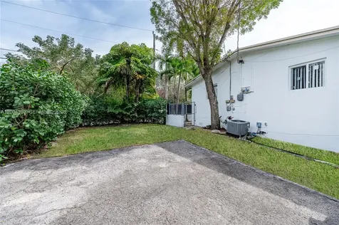 3100 Naomi Street Miami FL 33133
