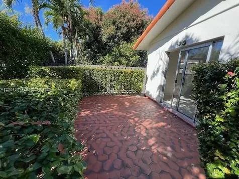 2500 SW 58th Avenue Miami FL 33155