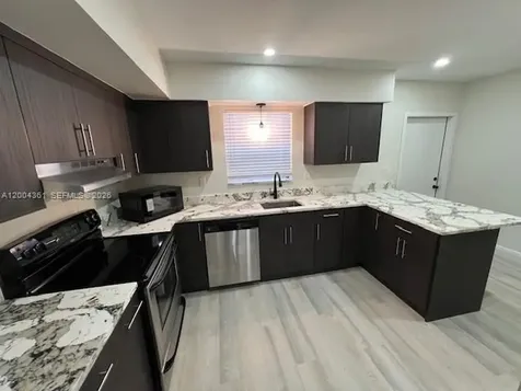 2500 SW 58th Avenue Miami FL 33155