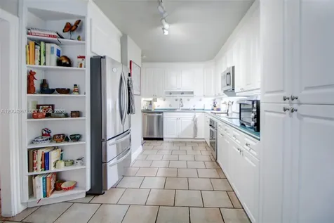 9929 NW 49th Terrace Doral FL 33178
