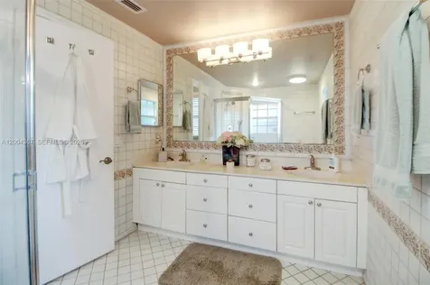 9929 NW 49th Terrace Doral FL 33178