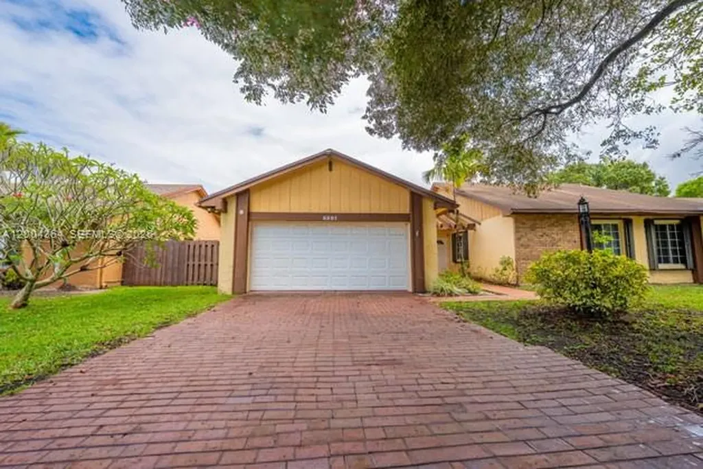5501 SW 147th Place Miami FL 33185