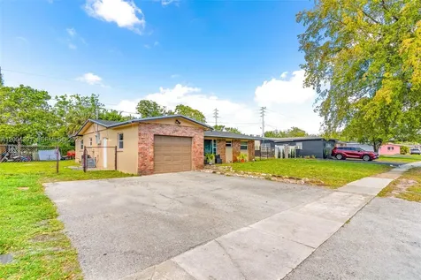2321 NW 47th Avenue Lauderhill FL 33313