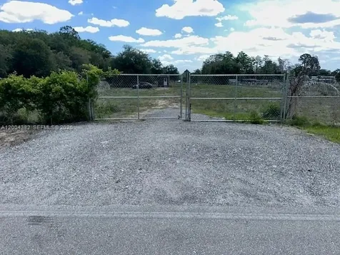 755 N Hacienda Clewiston FL 33440