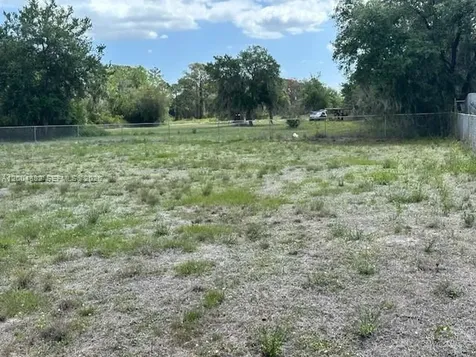 755 N Hacienda Clewiston FL 33440