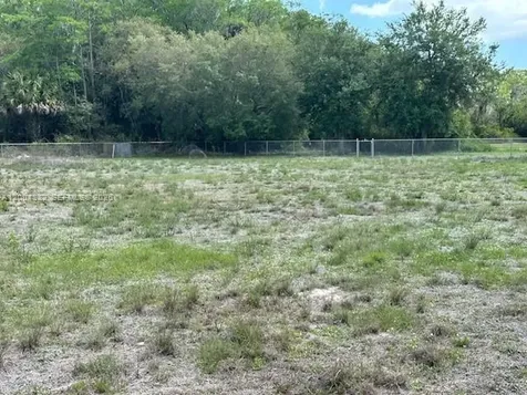 755 N Hacienda Clewiston FL 33440
