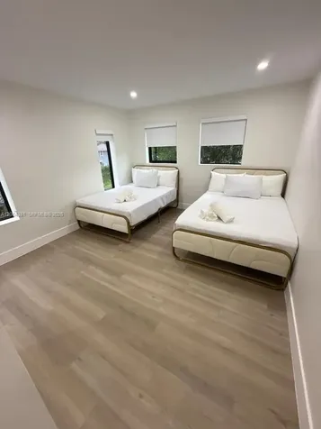 905 SW 13th Court Miami FL 33135